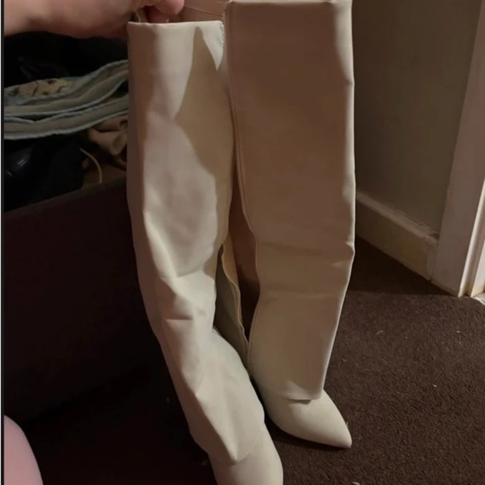 Elegant Cream Women's Boots